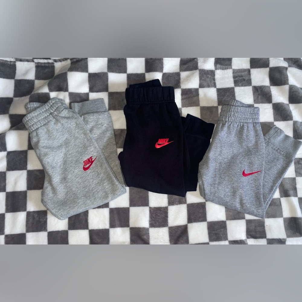 Nike sweatpants size 4t. 3 sweatpants.